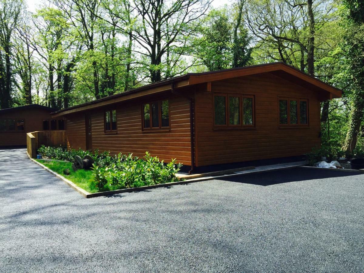Shellow Lane Lodges 콩글턴 외부 사진